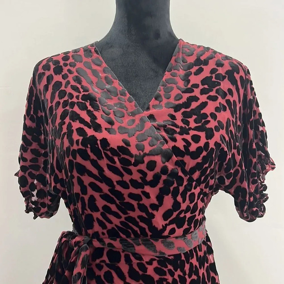 Diane Von Furstenberg Katherine Merlot & Black Velvet Wrap Dress size Medium - Picture 3 of 11